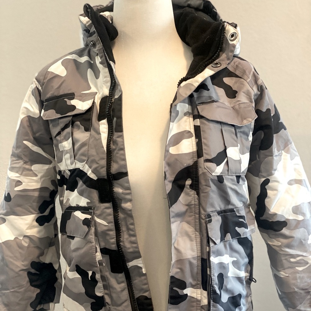 Boys Pulse insulated waterproof jacket size 4/5